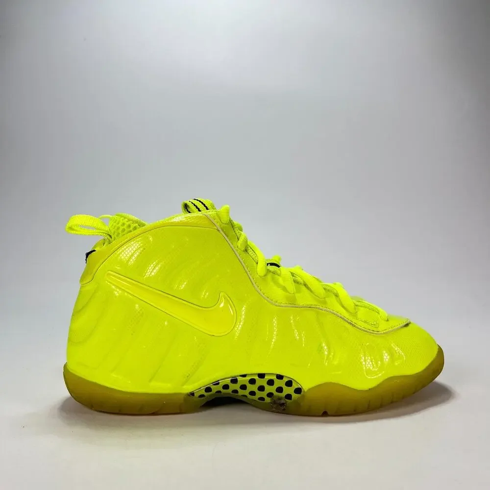 Nike Air Foamposite Pro Volt Neon Yellow Sneakers 843755-702 Youth Size 2.5Y
